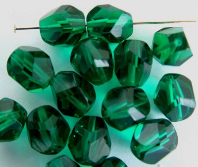 Fire Polished 9 mm Polygon Green  Emerald Faceted Czech Glass Bead x 5